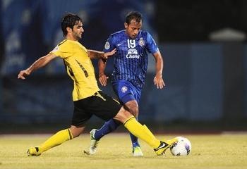 Bí quyết đá bóng chuyên sâu cho người mới và mẹo đá bóng nhanh cải thiện kỹ năng